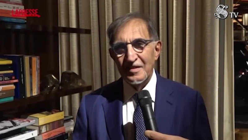 https://media.liberoquotidiano.it/MYQ_zL9ur3_XQfnwNsVm9Yswr0UwRa4ex-cvhZ1NBmk/width:800/quality:90/aW1hZ2VzLzIwMjUvMTAvMDkvMTM0NjIzOTg0LWQ0NmU1MGFmLTdmN2MtNDNhZS1iMTI5LWVhZWEyM2EwYjE3MC5qcGc.webp