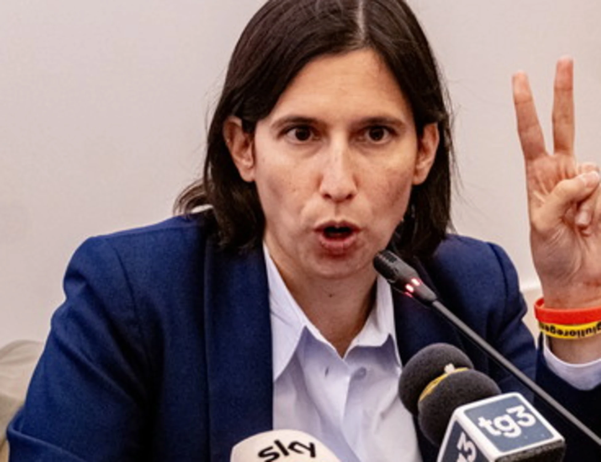 Elly Schlein pensa di aver vinto a New York: "Splendido Mamdani!"