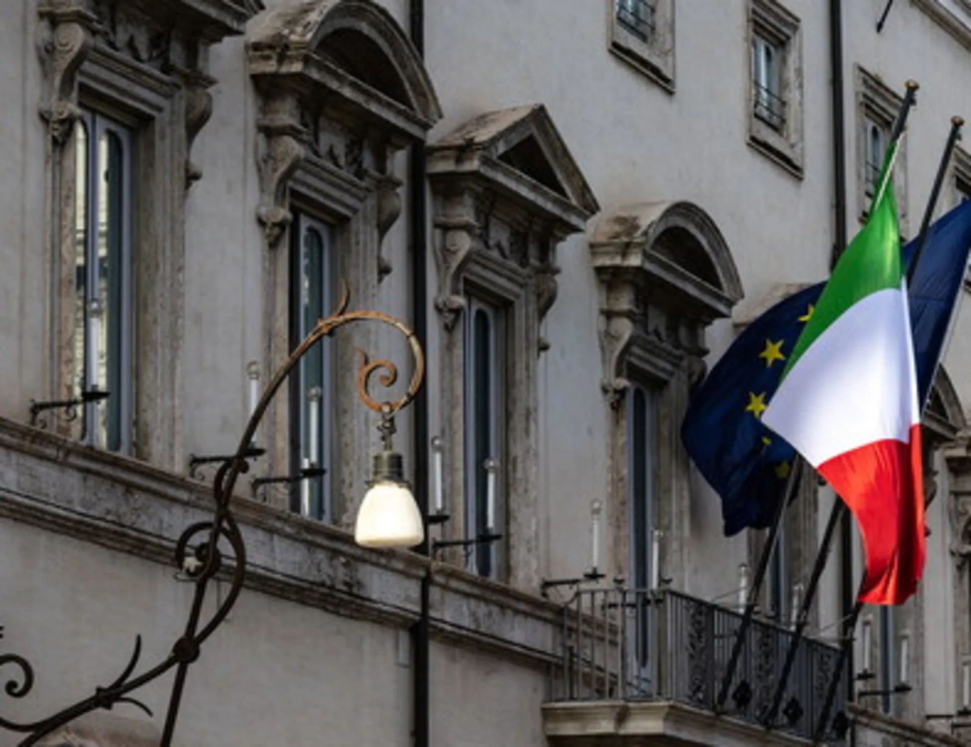 "Rispettati i trattati": Chigi smonta i deliri della sinistra