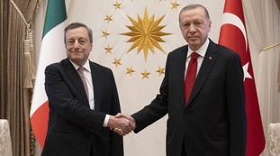 Mario Draghi da Erdogan: "Italia aperta agli immigrati ma siamo al limite"