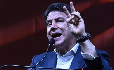 Giuseppe Conte, il bluff con cui scappa ancora dalla Commissione Covid