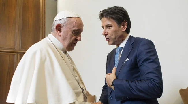 Giuseppe Conte, il retroscena: scaricato dal Vaticano. Il piano per Dario Franceschini premier