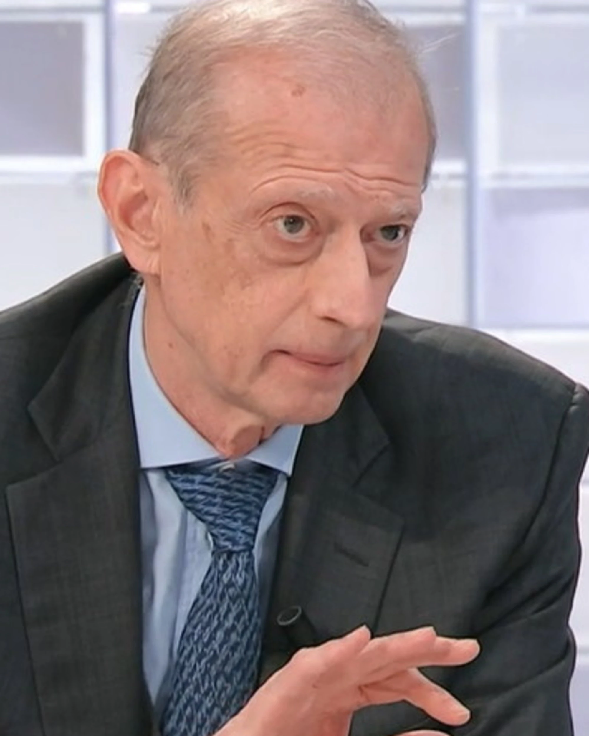 L'aria che tira, Meloni da Trump? Lezione di Fassino al Pd