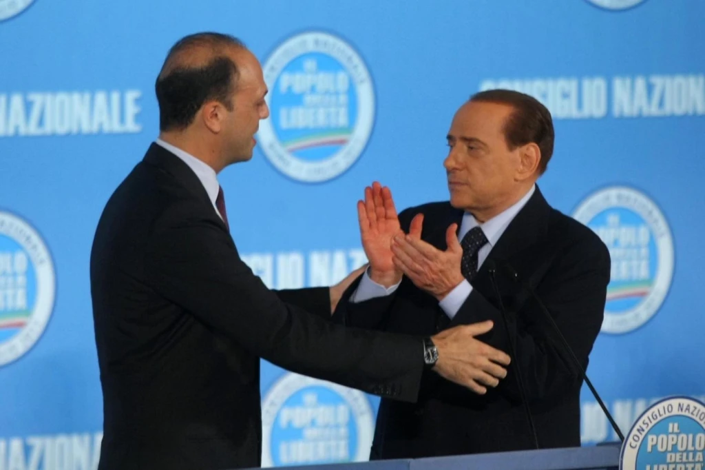 Pdl, Alfano prova a convincere Berlusconi: le primarie si devono fare