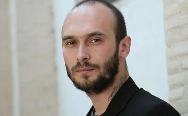 Nicolai Lilin a processo, la minaccia choc: "Un po’ di polonio nel tè"