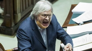 Vittorio Sgarbi contro Giuseppe Conte: "Stato di emergenza? Esposto alla magistratura e insurrezione dei cittadini"
