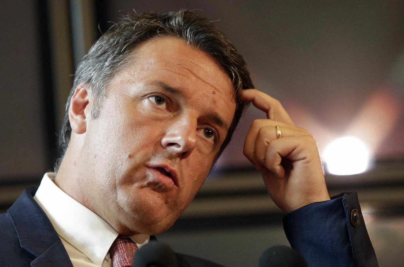 Matteo Renzi, il piano: sostituire Giuseppe Conte con Roberto Gualteri, "il premier non ha i nervi"