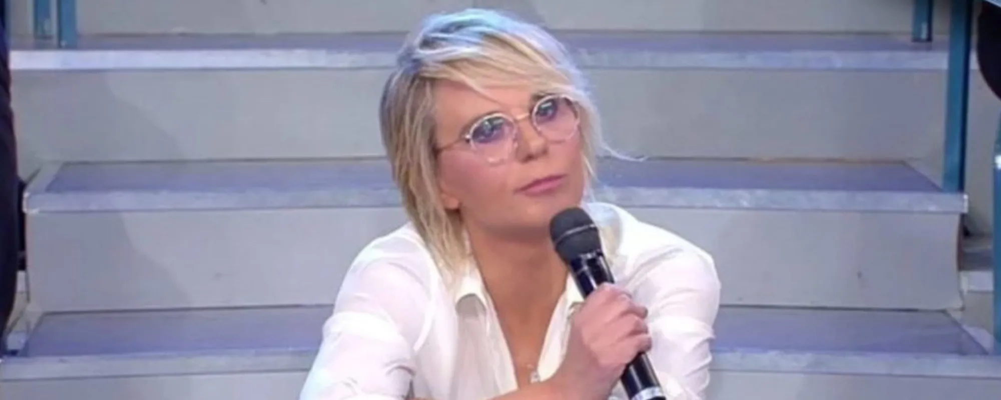 "Te lo dovrebbero dire", e parte l'insulto: Maria De Filippi perde la testa con il tronista vip Giovanni