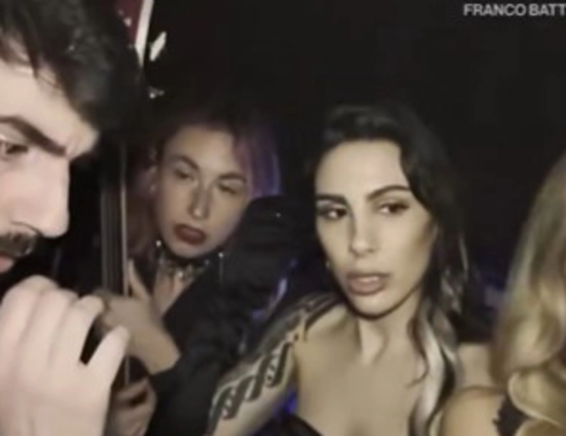 Sanremo, il dietro le quinte: "Fatemi parlare con chi l'ha deciso", Bambole di pezza gelate