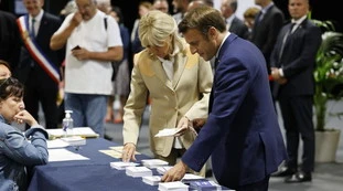 Emmanuel Macron senza numeri? Francia al voto, voci di terremoto nelle urne: "Come finirà il presidente”