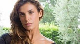 Elisabetta Canalis, il body nero? È trasparente... scorci da urlo: la foto che manda in tilt