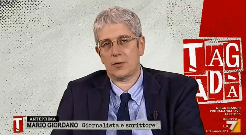 Mario Giordano punge Luigi Di Maio: "Parla di immigrazione? Deve ritagliarsi un ruolo"