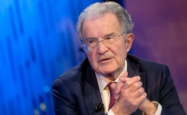 Prodi stronca Giuseppi: "Chi vuole oggi le primarie fa un giochino distruttivo Il federatore? Prematuro"