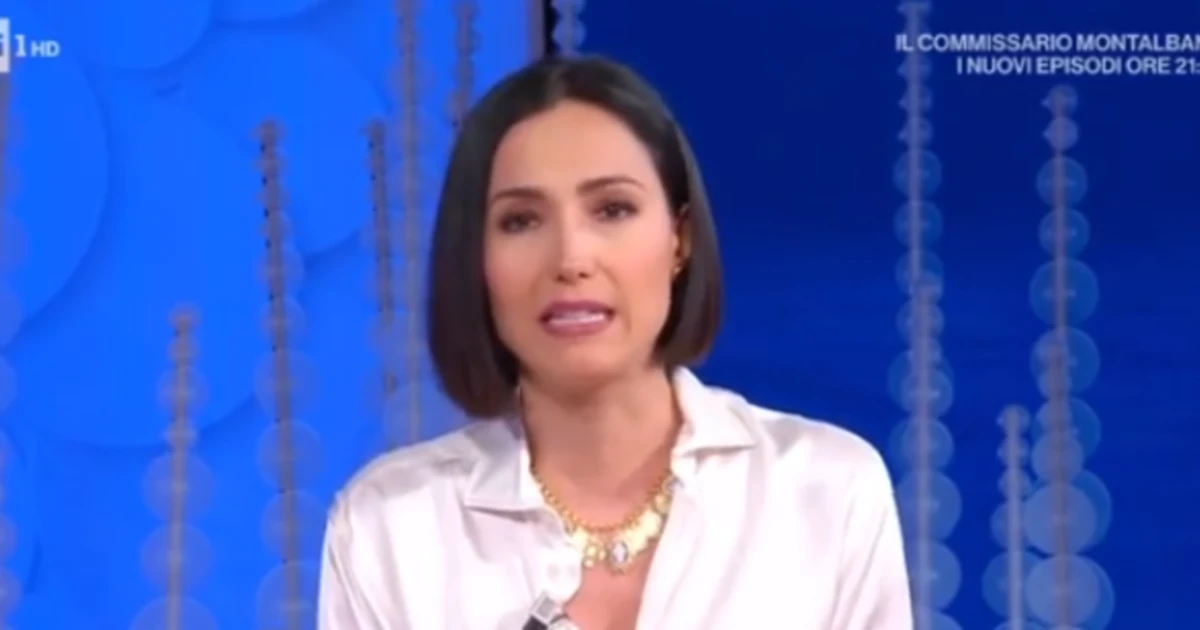 Caterina Balivo si commuove a Vieni da Me per il coronavirus: "Mai avuto una diretta così difficile"