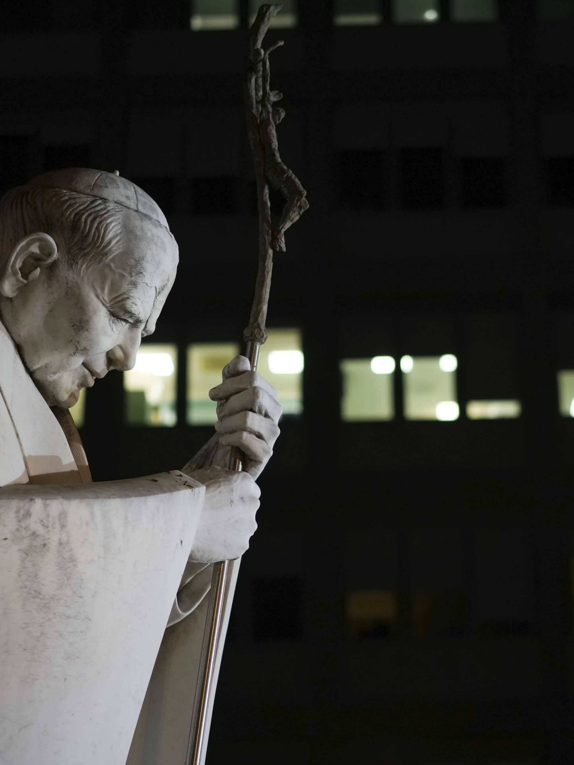 Papa Francesco in miglioramento: "Sospesa la ventilazione meccanica"