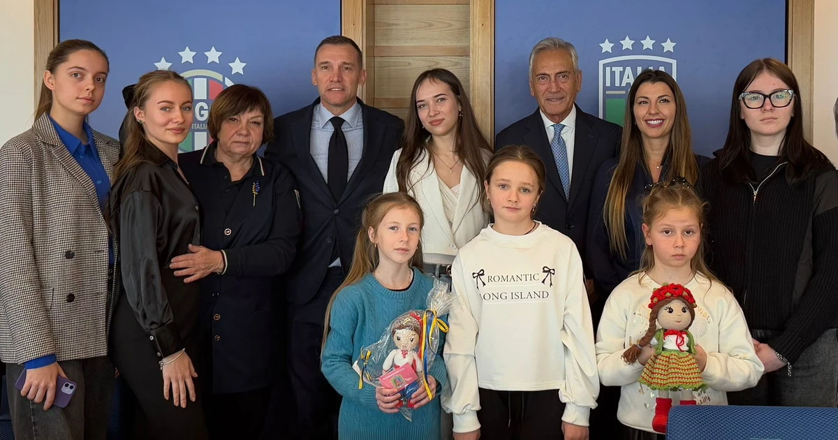 Claudia Conte e “la memoria viva” portano in Italia le bambine vittime del conflitto in Ucraina: ospiti della Cei e assieme alla Figc, incontrano Andriy Shevchenko