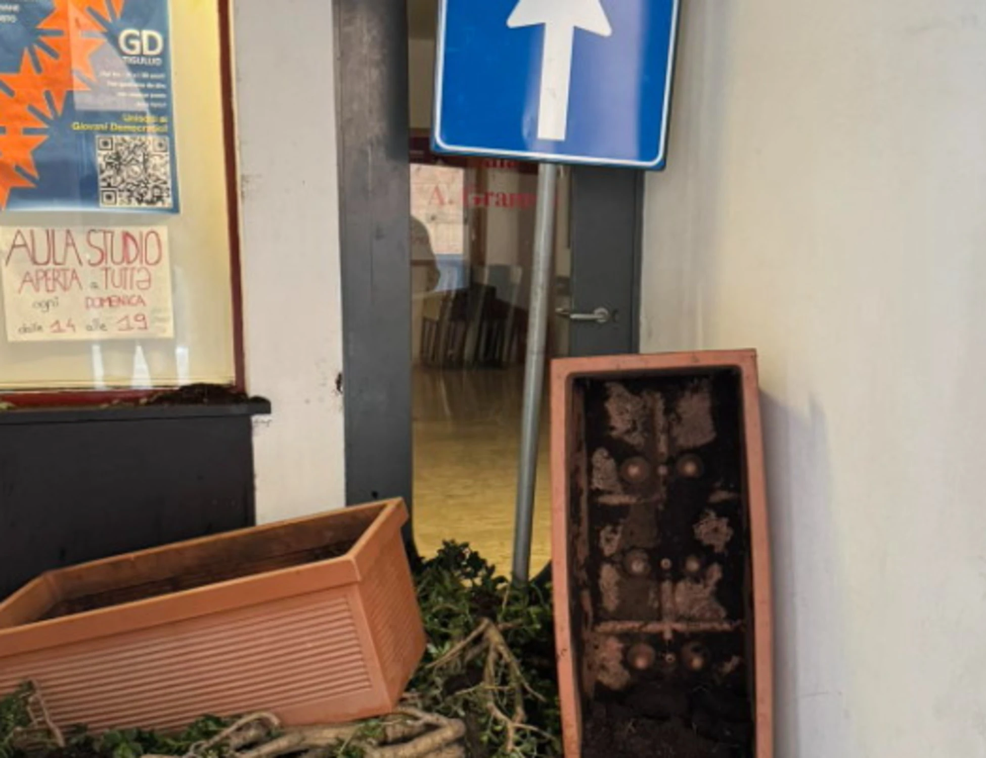 Raid contro il Pd, "fascisti? No, avevamo bevuto troppo": spunta una lettera anonima