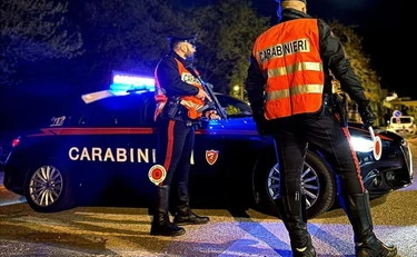 Cogne, chiede aiuto a un carabiniere ma poi lo investe: arrestata donna francese