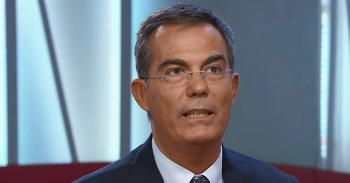 Tagadà, Floris fa impazzire Berlusconi: "Lui come Gianfranco Fini"