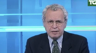 Enrico Mentana denuncia l'ultimo scandalo sui vaccini: "Tre su dieci hanno saltato la fila"