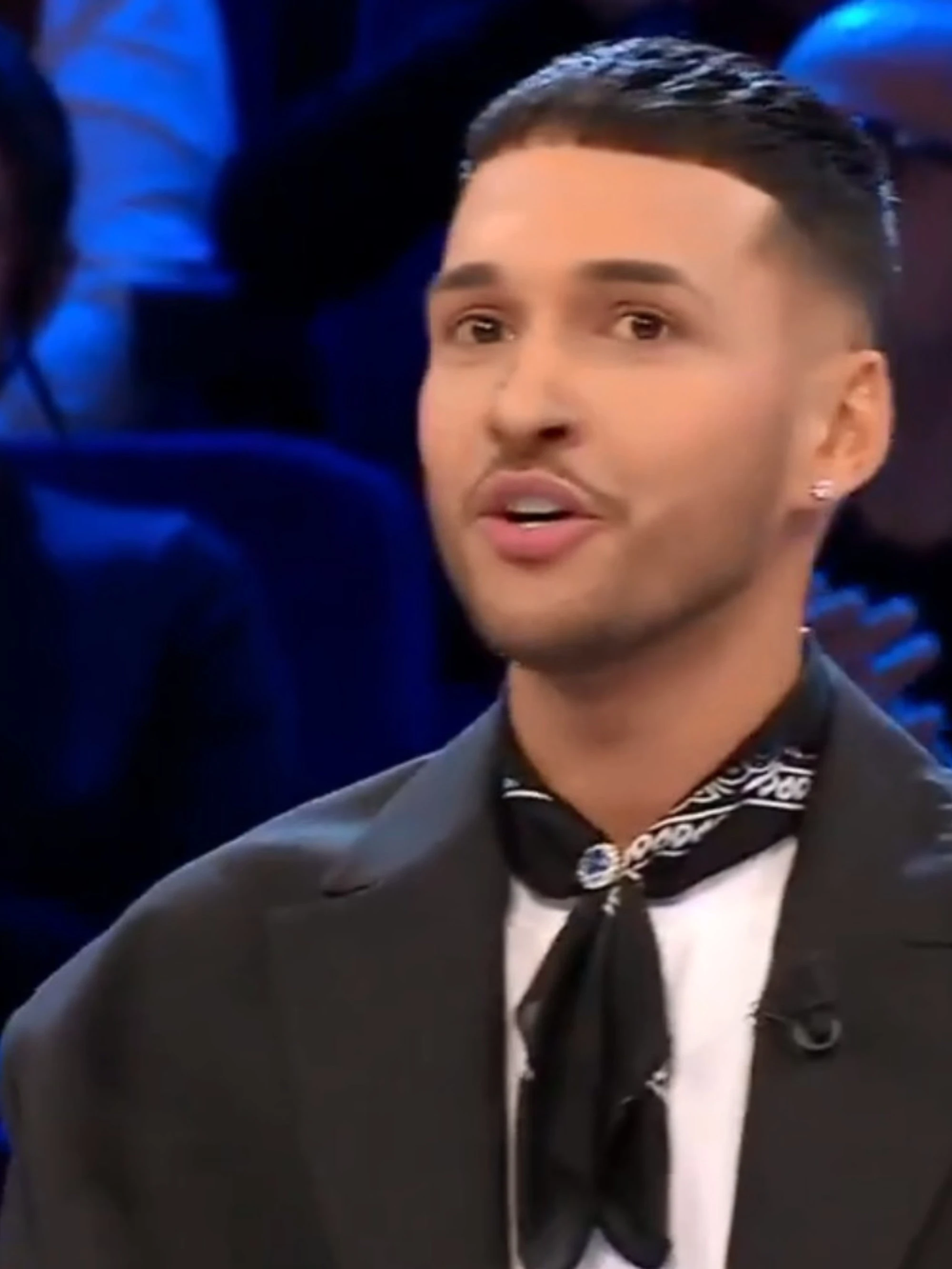 Affari Tuoi, "la partita più disastrosa": Momo nel mirino, scoppia la polemica