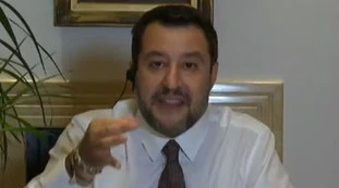 Matteo Salvini a Fuori dal Coro: "Alle 19.30 mi è arrivato un messaggino di Conte e sono uscito dal Senato per protesta"
