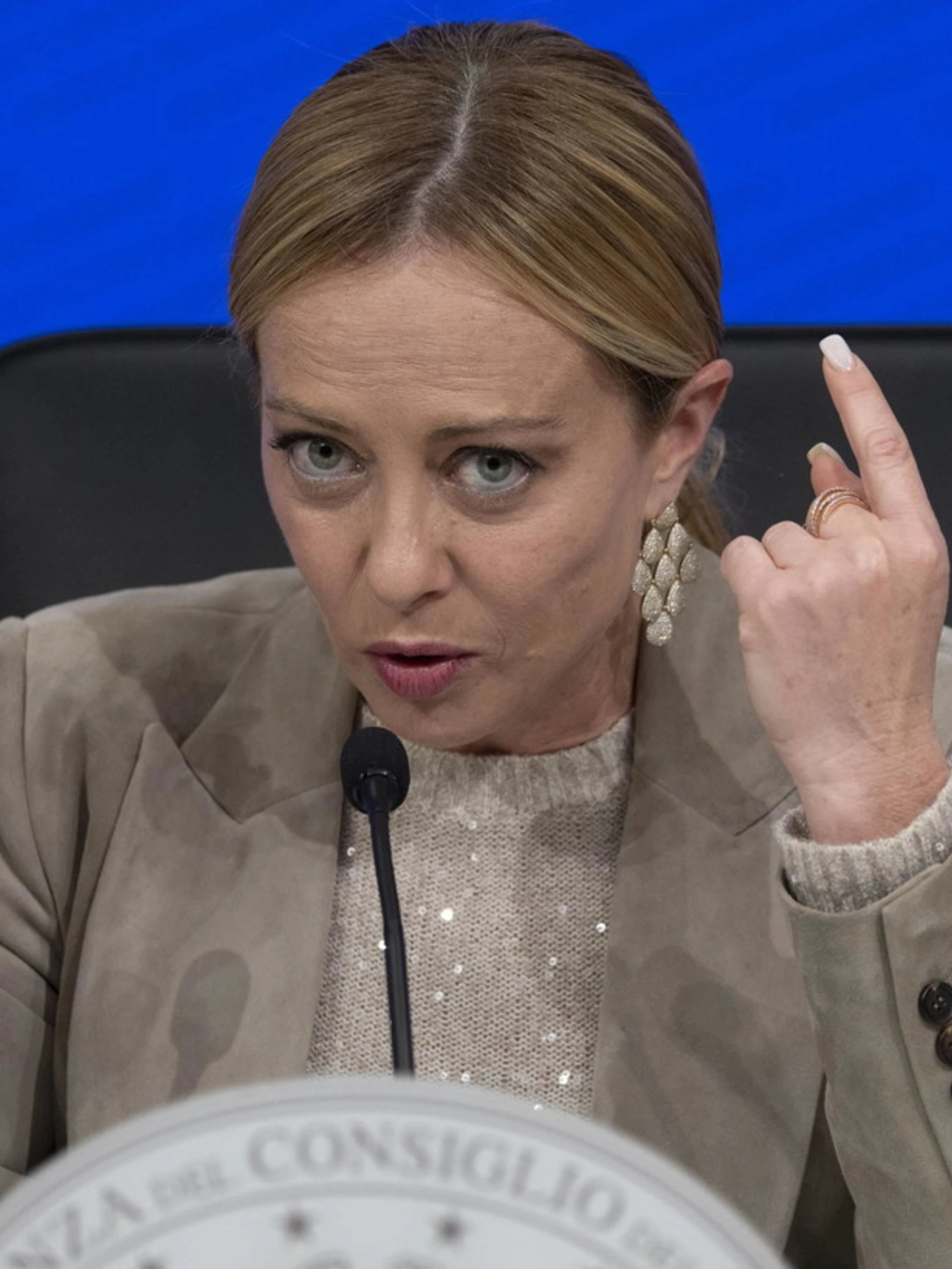  Manovra, Meloni azzera i gufi rossi: "Qualcuno spera che sia l'ultima, costume d'altri"