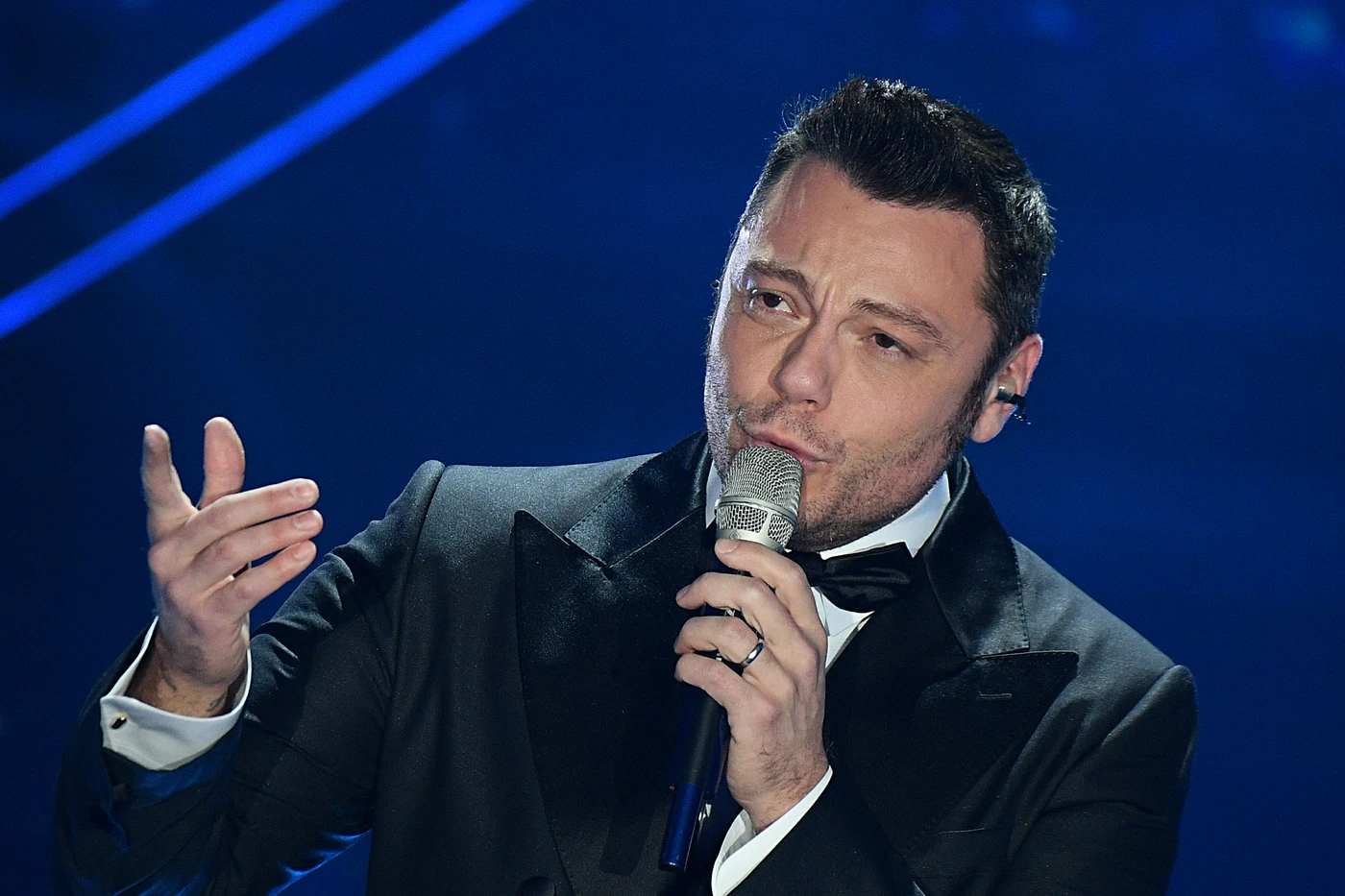 Sanremo 2020, Fiorello e Tiziano Ferro, nessuna foto insieme in 3 giorni. E parla il manager