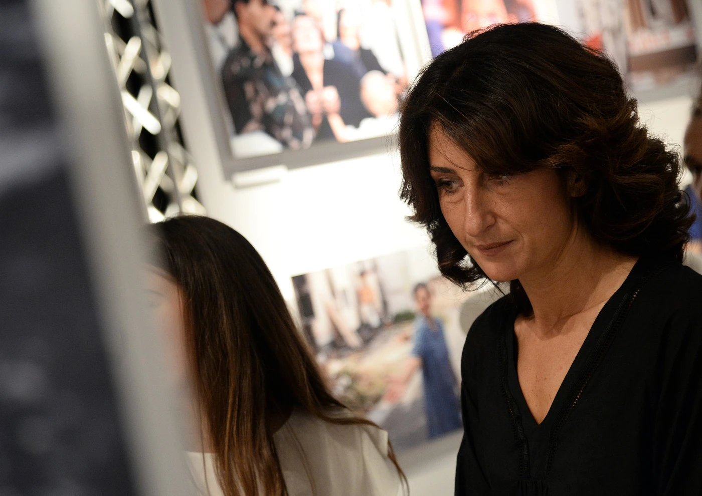 Agnese Renzi ricompare in pubblico. Grossa sorpresa alla Leopolda: "Commossa mentre parla Matteo"