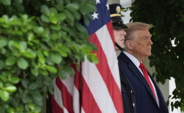 Trump annulla le vacanze: "Voglio guadagnarmi il paradiso"