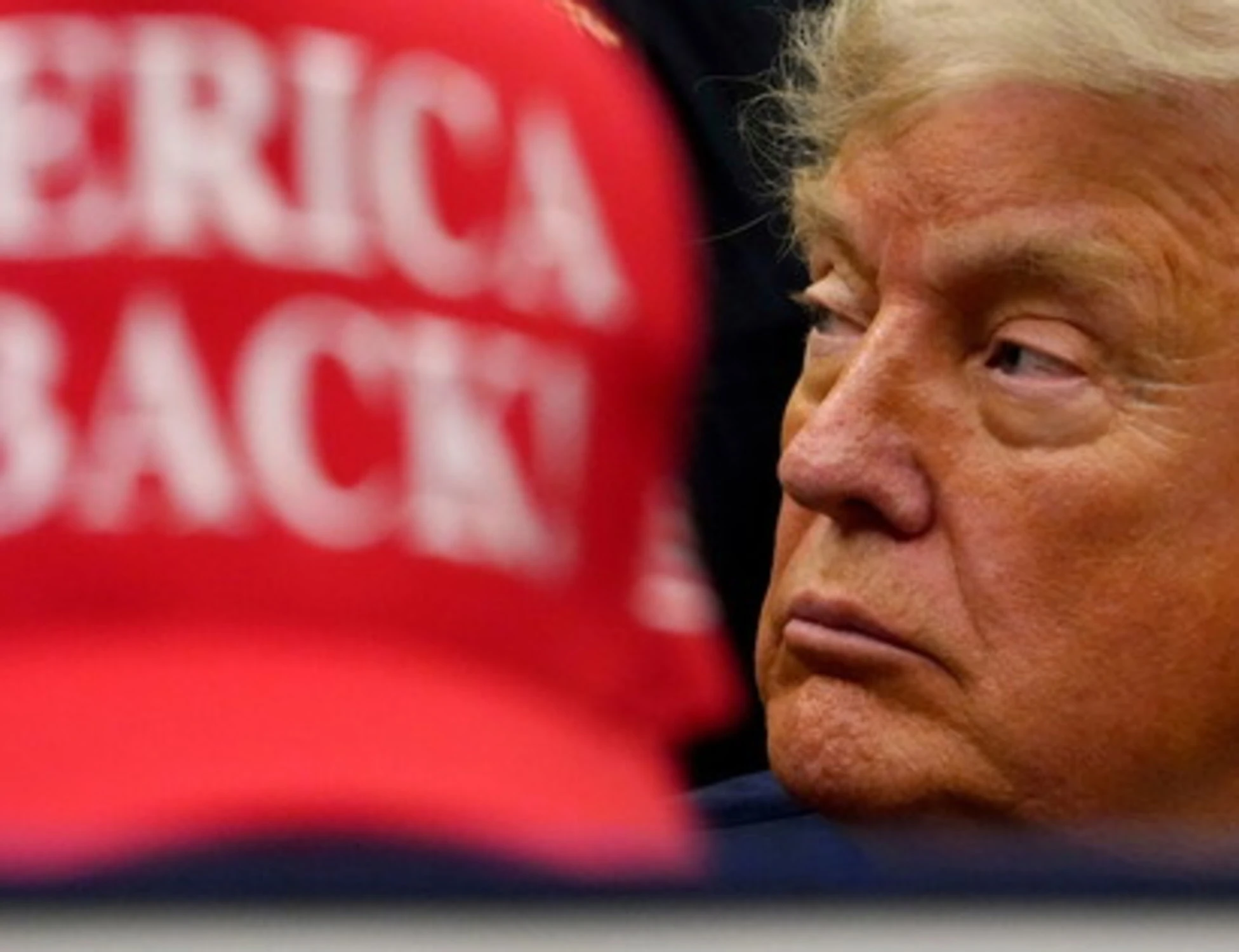 Donald Trump, "nuovo piano per ucciderlo": il tam tam nelle ore della crisi di Hormuz