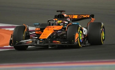 Gp Qatar, Piastri domina la Sprint e tiene vivo il mondiale. Disastro-Ferrari