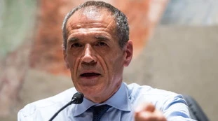 Schlein, Cottarelli sconvolto: "Ora che faccio? Mi adeguo?"