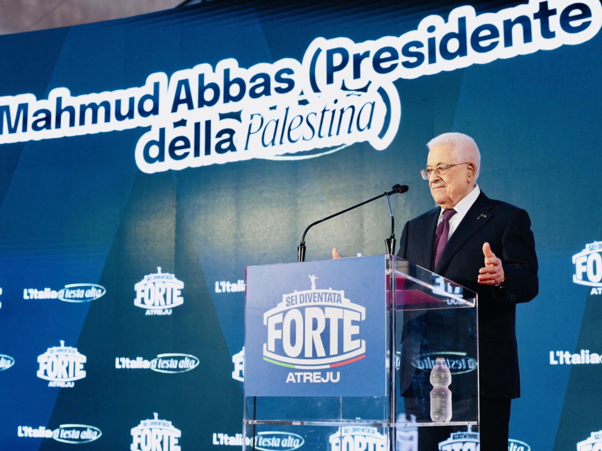 Da Abu Mazen schiaffo ai pro-Pal Sale sul palco e ringrazia Giorgia