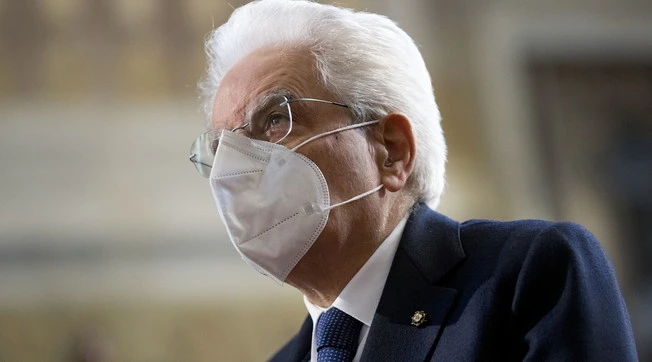 Sergio Mattarella, voci dalle sacre stanze: spunta l'ipotesi di una "breve proroga" del suo mandato al Colle