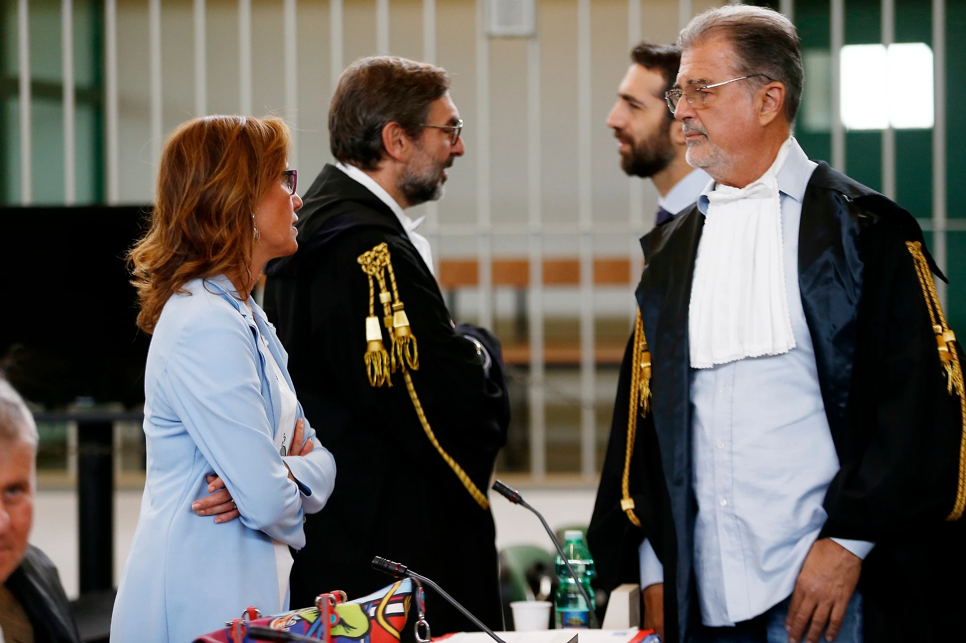 Processo Cucchi, colpo di scena. Giudice si astiene sui depistaggi: "Sono un ex carabiniere". Tutto rinviato