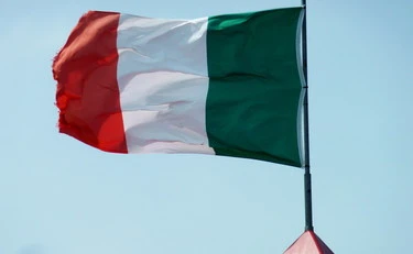 Inno di Mameli, lo sfregio del Pd: vuole cancellare i nomi degli autori