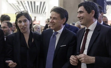 https://media.liberoquotidiano.it/Ms4oVfvmu-Dm71c_MUZL2ZYxOj_qwNFinriqp_RUyQs/width:800/quality:90/aW1hZ2VzLzIwMjYvMDYvMDEvMTI0NDMyNTQ4LTYyZWI4ZmI5LTFjNzgtNDdmNC1hMWVkLTYxODY1MzJjY2ZiNC5qcGc.webp
