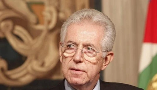 Il premier sibillino: "Avanti fino al 2013, poi farò il Senatore a vita, occupandomi del Paese". Continua con la politica?