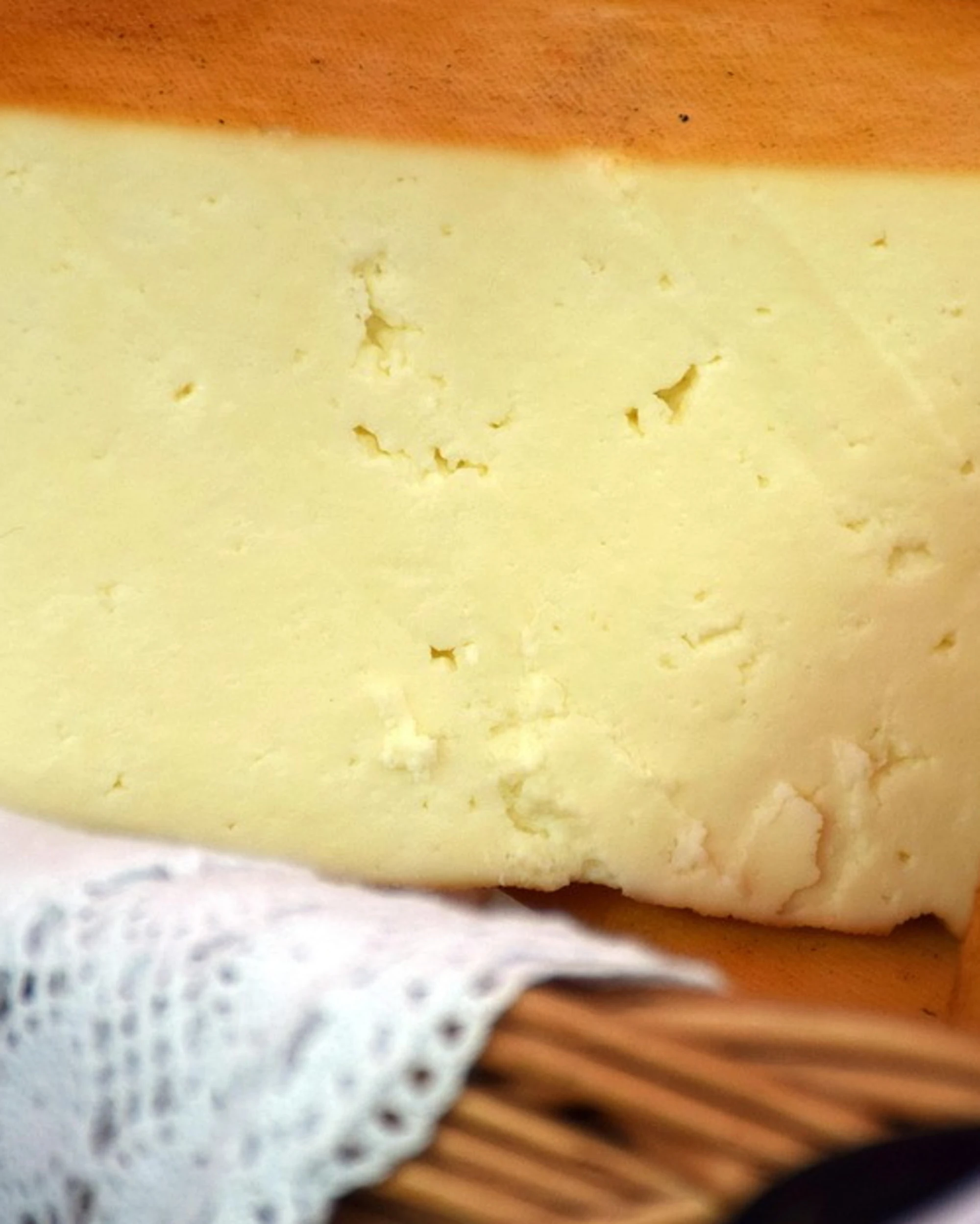 Belluno, mangia formaggio derivato da latte crudo: bimbo in ospedale