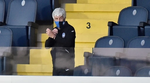 Serie A, l'Atalanta non conosce virus: travolto il Sassuolo, doppietta di Zapata. Ma il Gasp si fa espellere