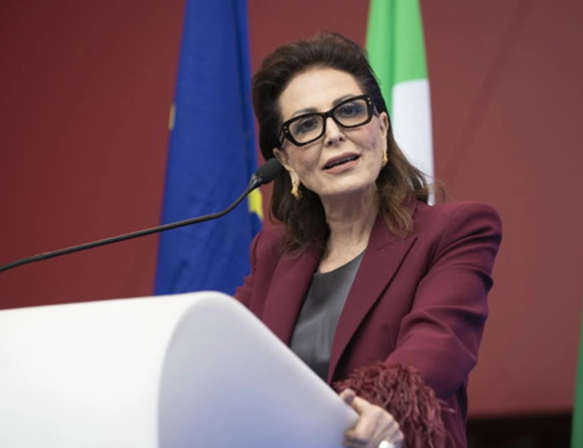 Daniela Santanchè "a processo per bancarotta": altro assalto togato