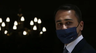 Luigi Di Maio, retroscena: "A luglio può cadere il governo sul Mes". Il grillino come Salvini: un'altra crisi estiva?