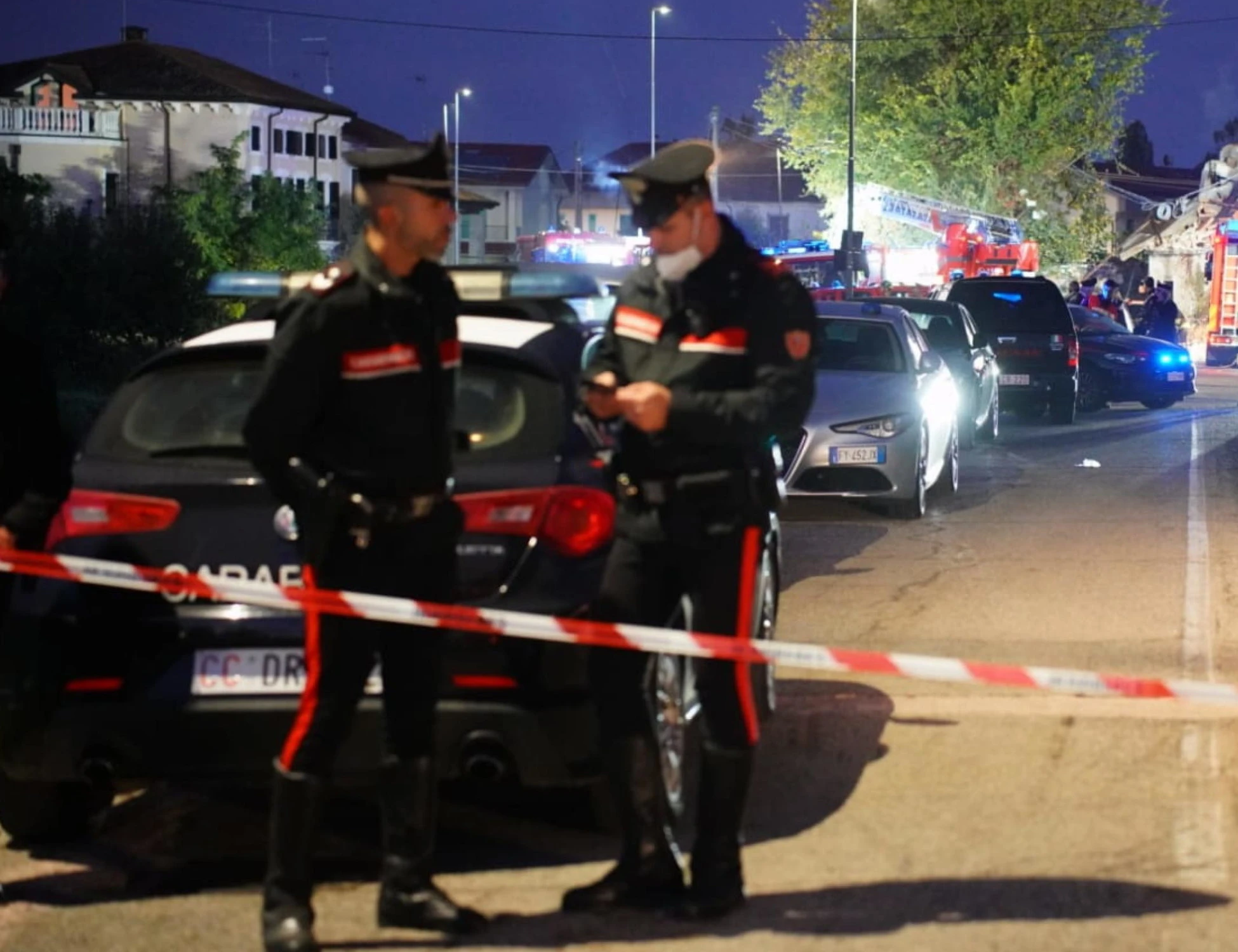 Verona, prima molesta una donna: poi strappa a morsi l'orecchio del suo amico