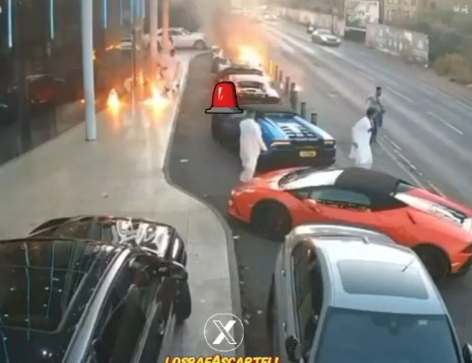 Matrimonio e disastro: bombe molotov contro le auto di lusso