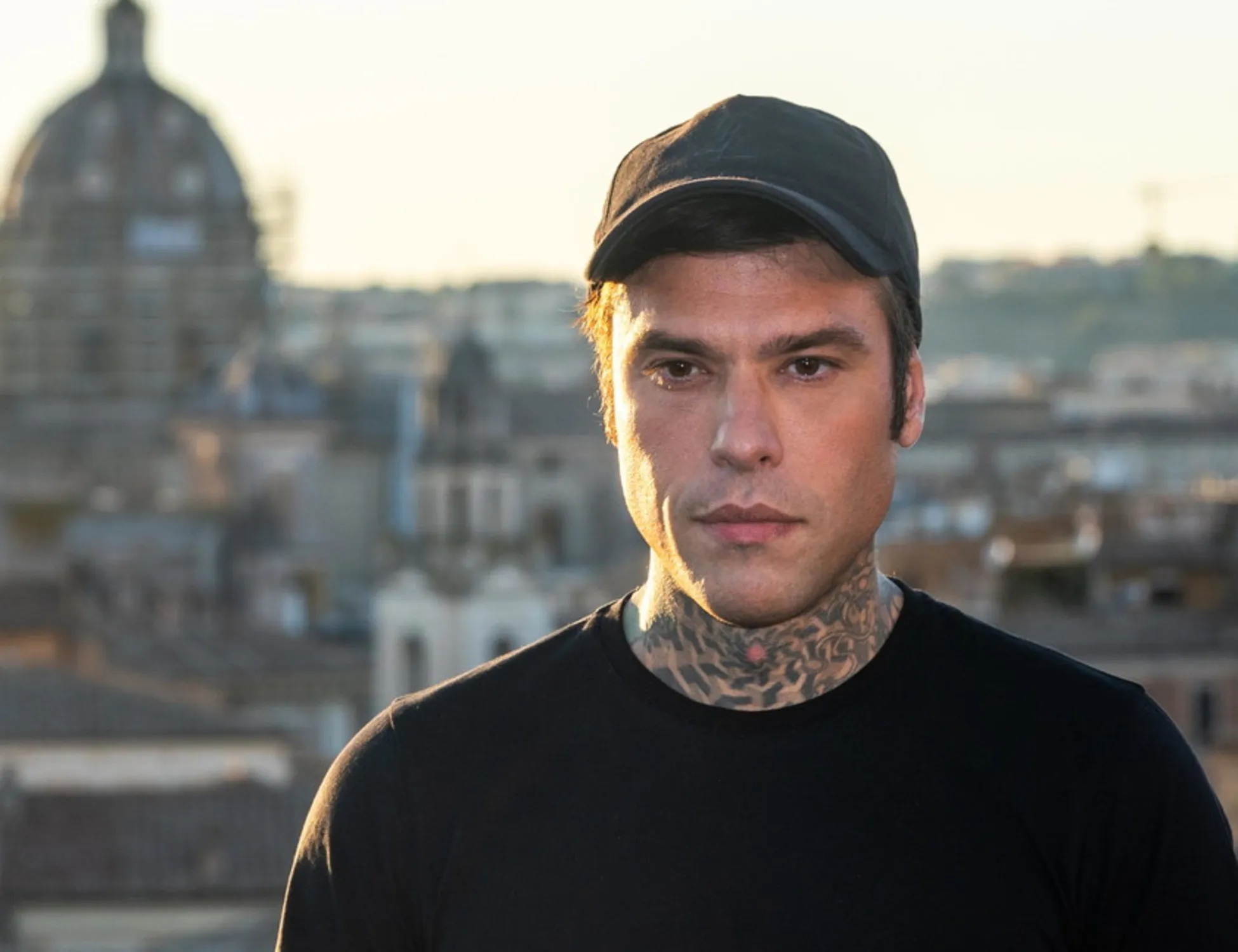 Leggi l'articolo: "Gli abbiamo chiesto una foto, ci hanno preso a botte", Fedez denunciato da quattro fan