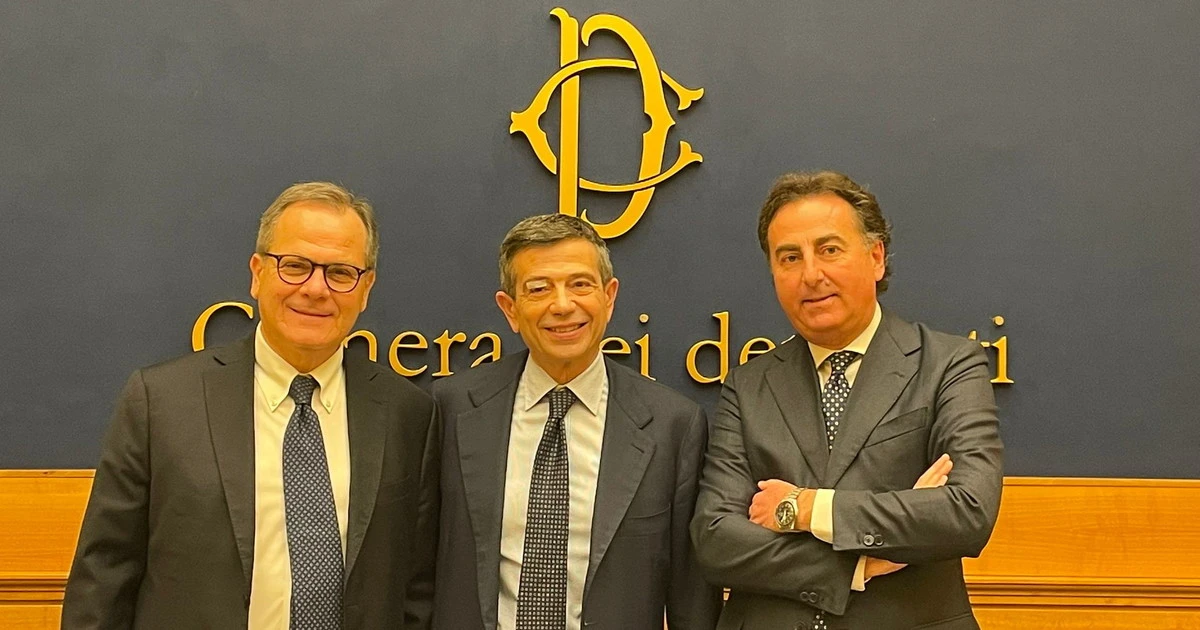 La strana coppia: Noi Moderati imbarca l'Italia dei Valori