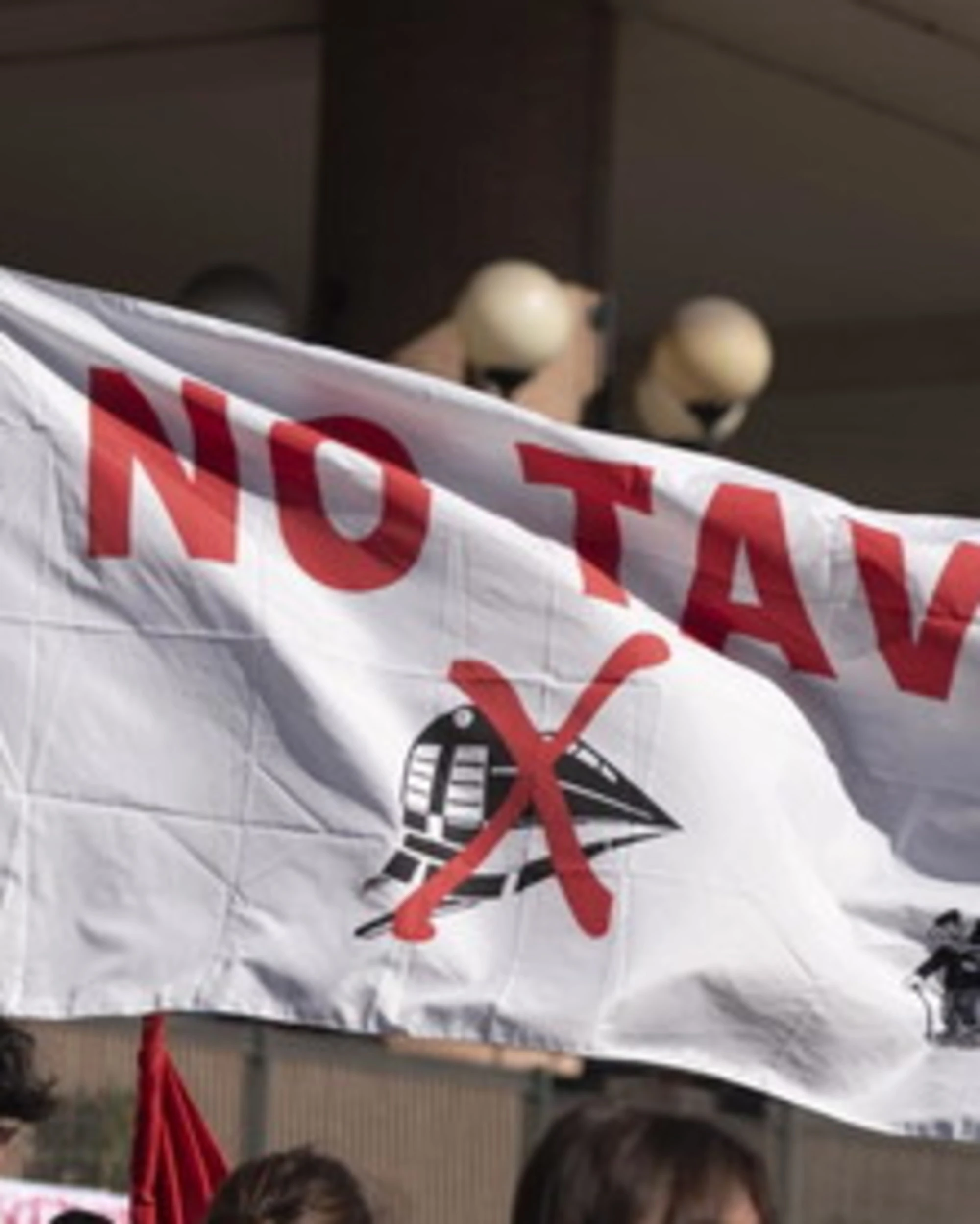 Torino, la denuncia del No-Tav: "L'uomo del Pd ci picchiava"