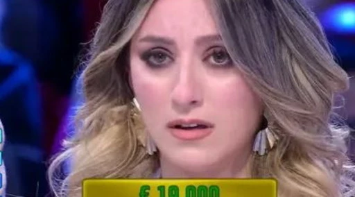Affari Tuoi, Cristina e il pacco del disastro: "Come ragiona?!", finisce male