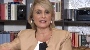 Vaccino, Antonella Viola: quel ritardo inspiegabile, cosa non torna sul siero